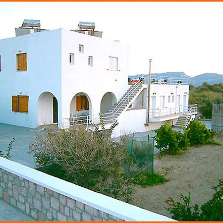 אדאמאס Iremia Rooms מראה חיצוני תמונה