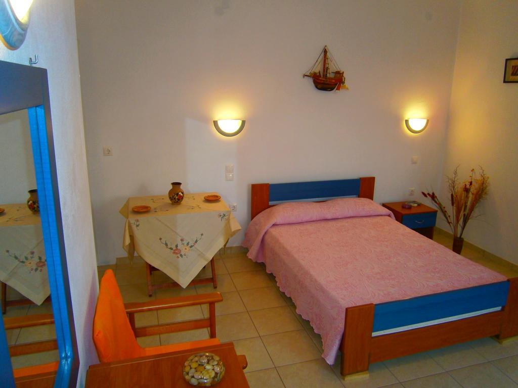 אדאמאס Iremia Rooms מראה חיצוני תמונה