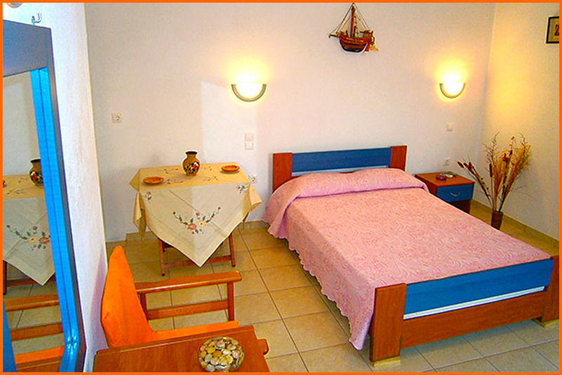 אדאמאס Iremia Rooms מראה חיצוני תמונה