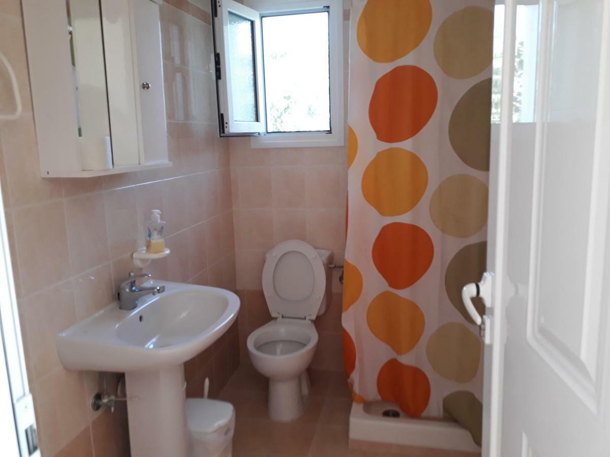 אדאמאס Iremia Rooms מראה חיצוני תמונה