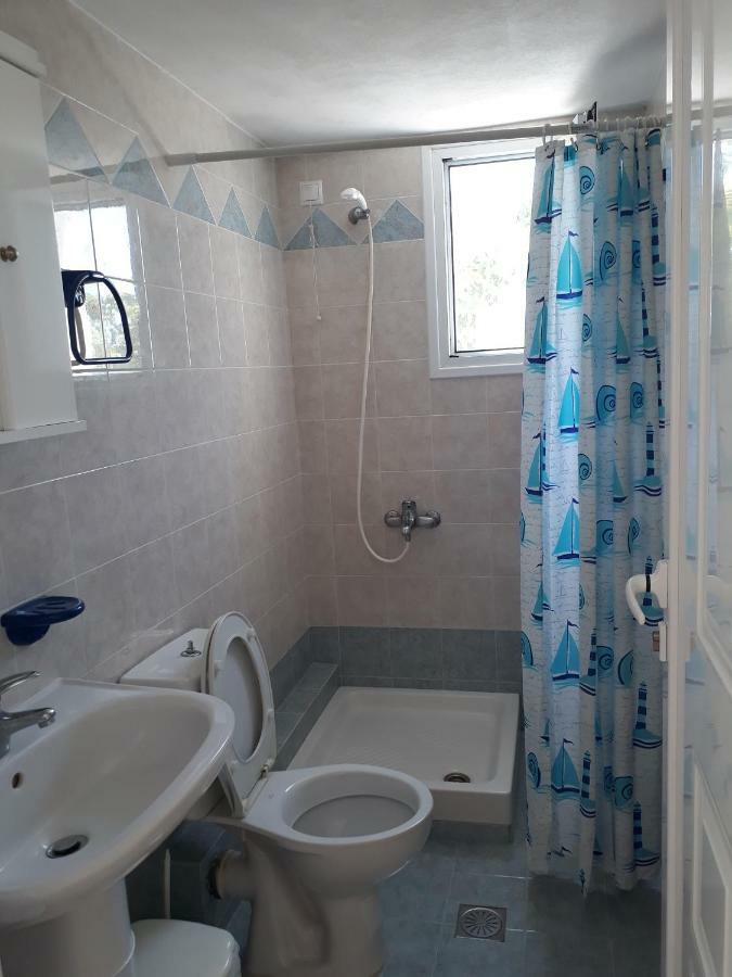 אדאמאס Iremia Rooms מראה חיצוני תמונה