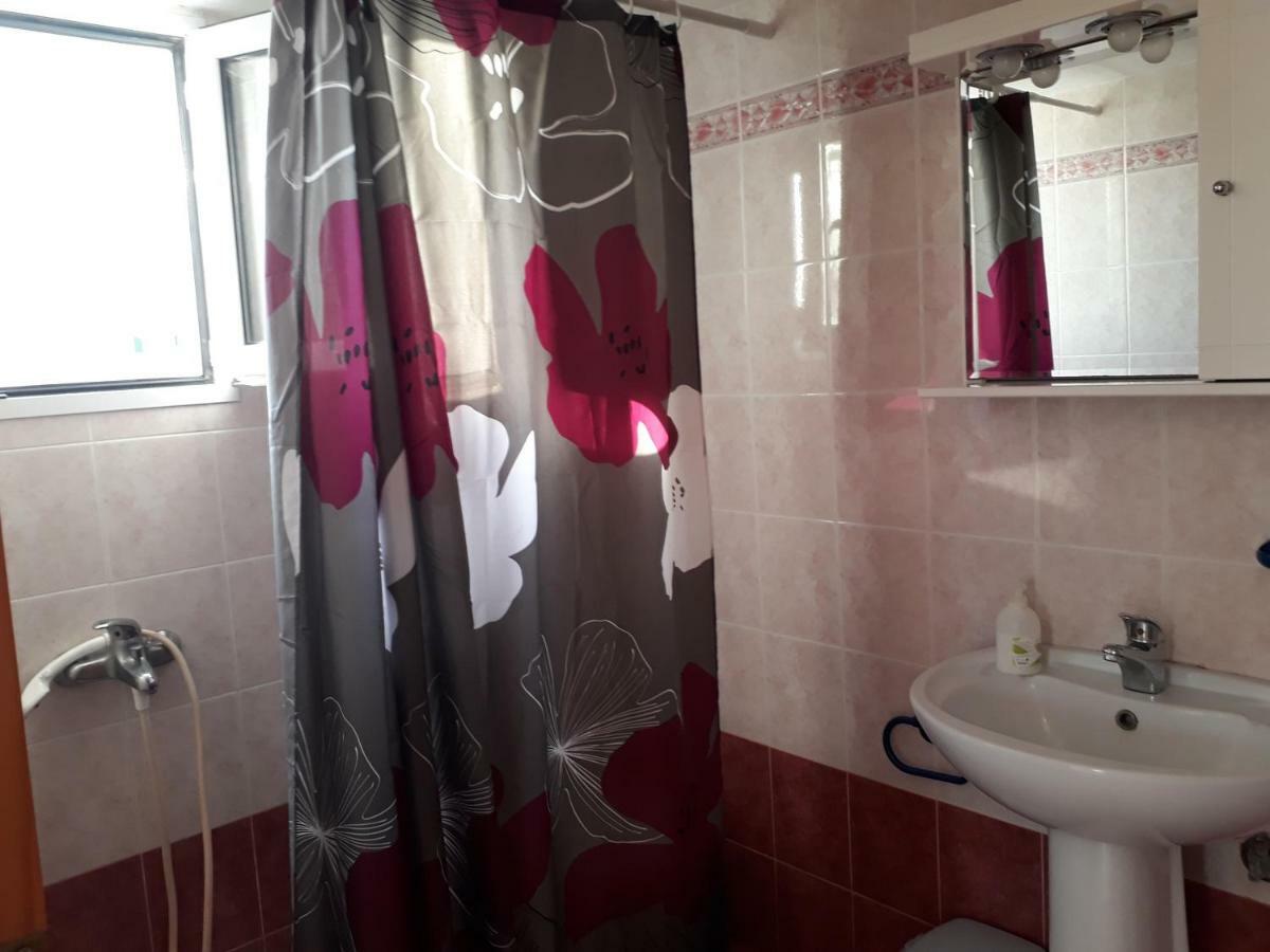 אדאמאס Iremia Rooms מראה חיצוני תמונה