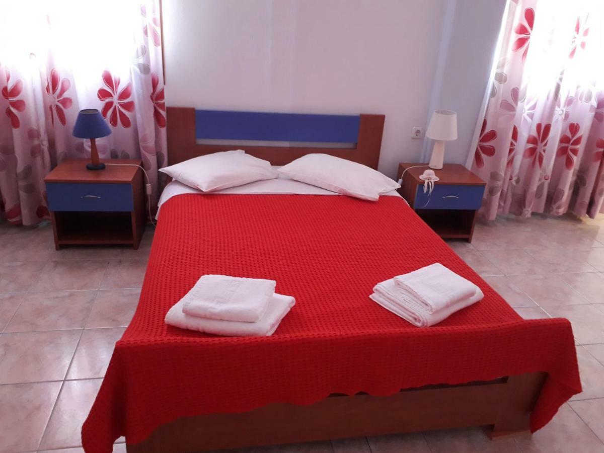 אדאמאס Iremia Rooms מראה חיצוני תמונה
