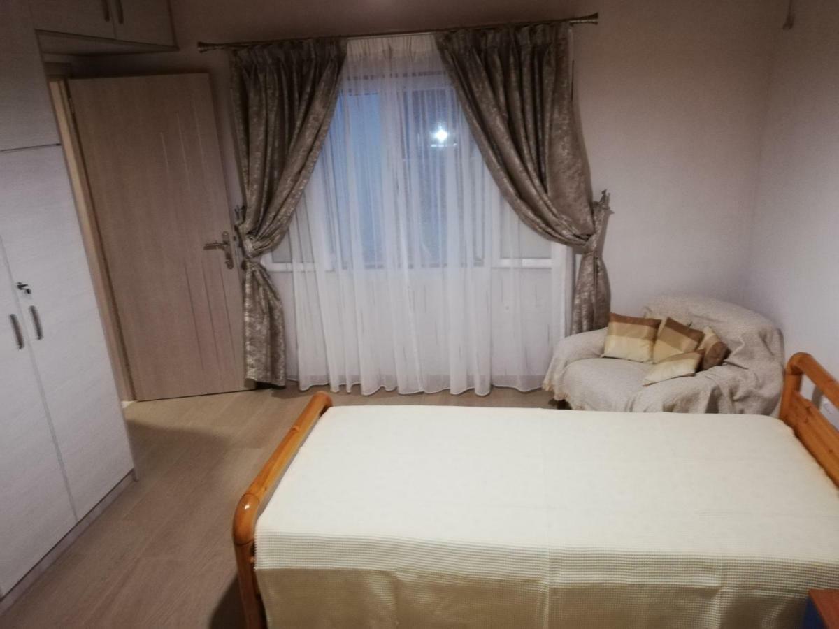 אדאמאס Iremia Rooms מראה חיצוני תמונה